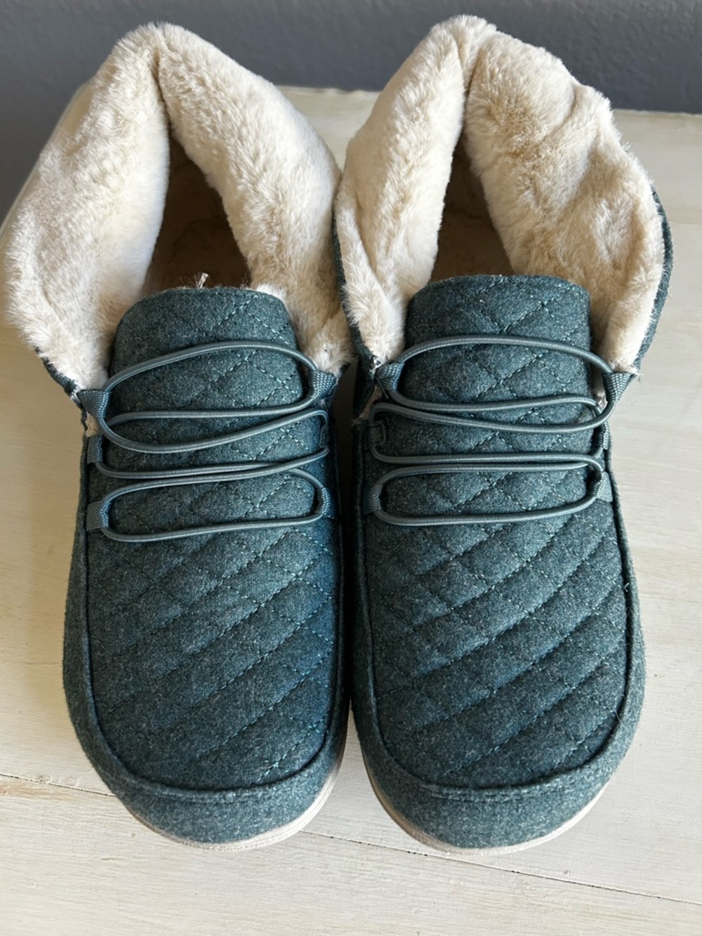 Vionic Believe slippers, faux fur, mineral blue color, women’s size 11. - Picture 4 of 7